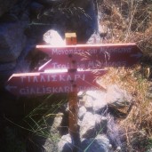Hiking sign in Myrsonas, near the waterfalls